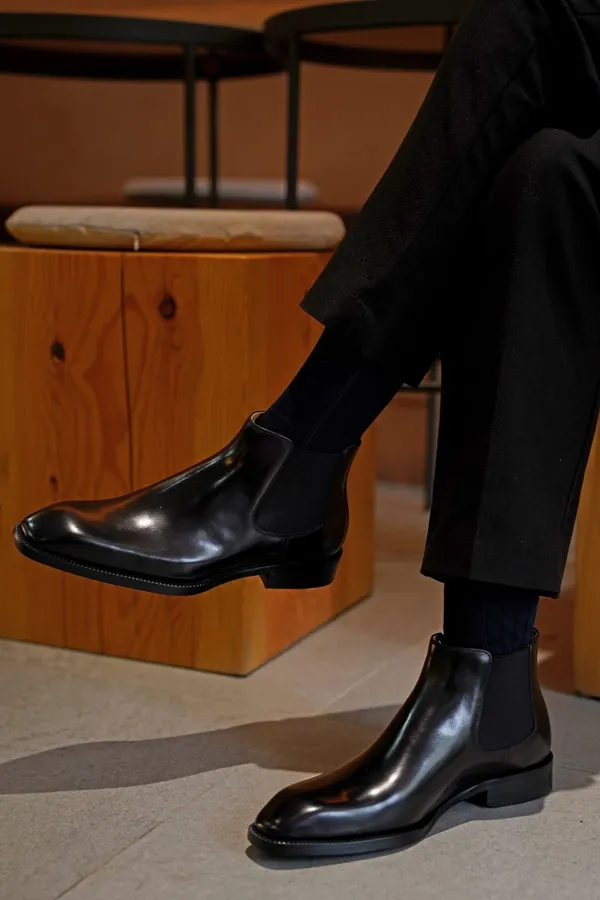 Black_Leather_Chelsea_Boot_For_Men