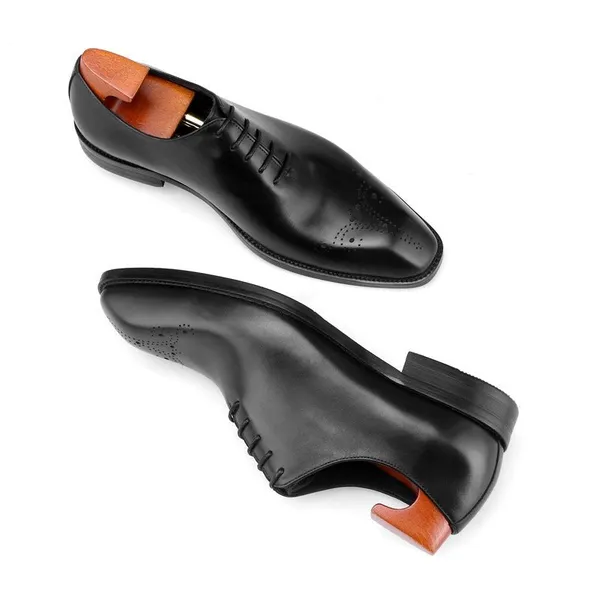 Black_Leather_Whole_Cut_Oxford_Shoes_For_Men