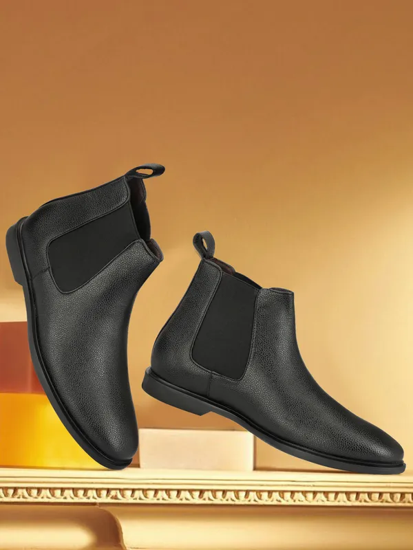 Black_Leather_Casual_Wear_Chelsea_Boot_For_Men