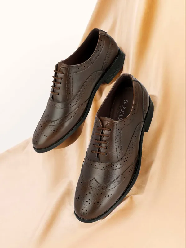 Brown_Leather_Corporate_Wear_Broque_shoes_For_Men