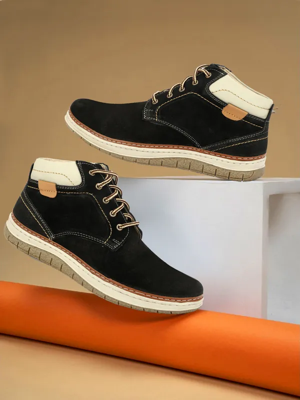 Black_Geniune_Leather_Sneakers_For_Men