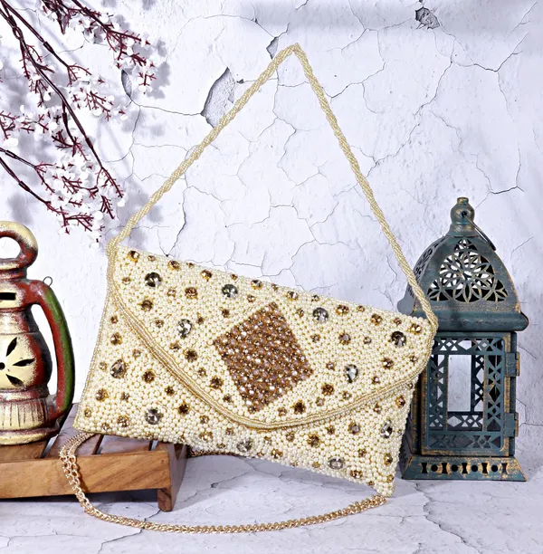 Osty_Aurelia_–_Handcrafted_Diamond_Zari_Clutch_with_Dual_Handle