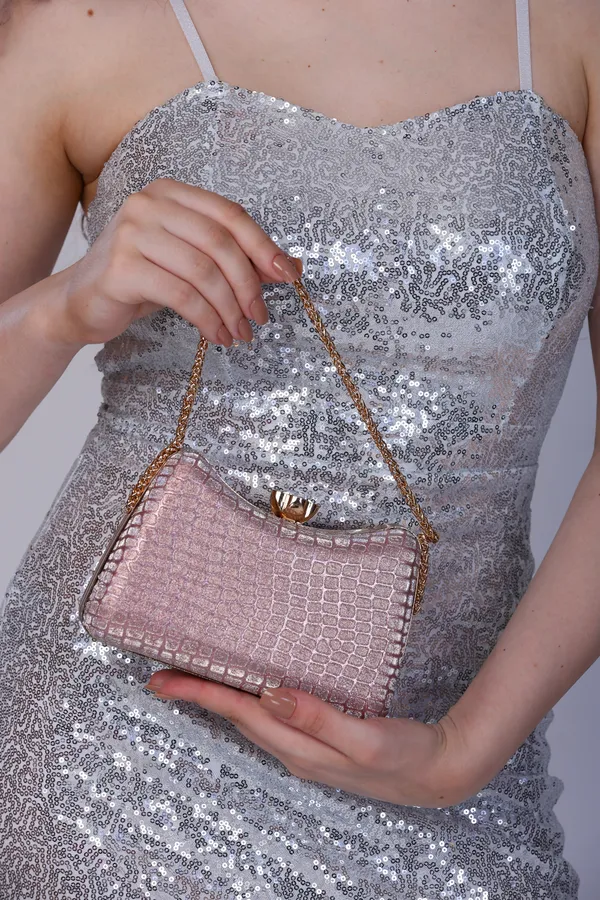 Osty_Eve_–_Designer_Box_Clutch_with_Croc_Texture_&_Crystal_Lock_|_Evening_Party_Clutch_with_Gold_Chain