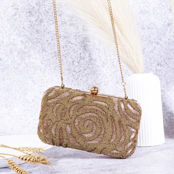 Zuri_-_Handcrafted_Elegance_in_Every_Thread