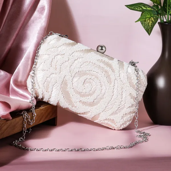 Zuri_-_Handcrafted_Elegance_in_Every_Thread
