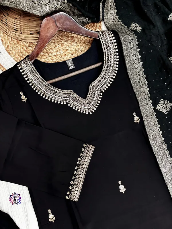 Black_Trendy_Design_Viscose_Chanderi_Embroidery_Kurta_With_Pant_&_Dupatta_Set_For_Women