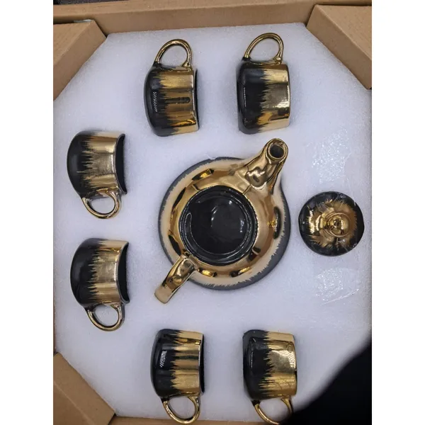 Black_and_Golden_Luxurious_Premium_Kettle_with_6_Cup