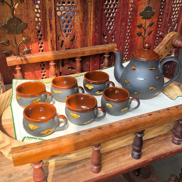 Ceramic_Serving_Kettle_Set_with_1_Kettle_(800_ml),_6_Cups_(100_ml_Each)