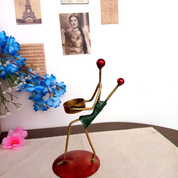 Tea_Light_Holder_Lady_with_Child_Figurine_Metallic_Gold_and_Red_Color_Decorative_Diya_Diwali_Christmas_Gift