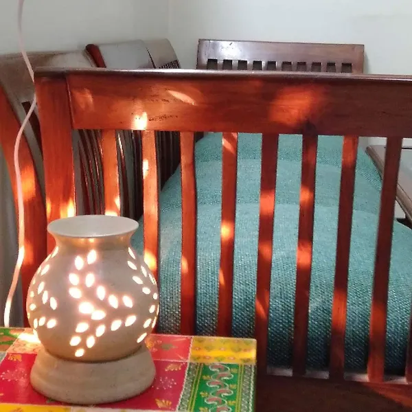 Electric_Diffuser_Aroma_Oil_Burner_Matki_Shape_Handicraft_by_Awarded__n_Artisan_(White)