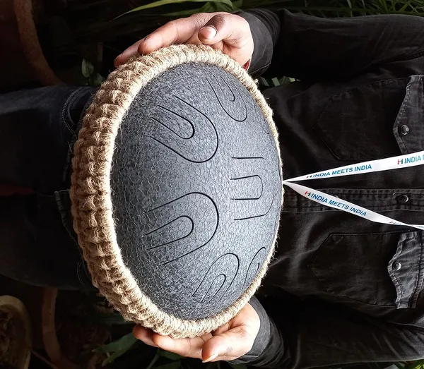 12"_Steel_Tongue_Drum_Hand_Pan_Drum_9+9_Notes_[BLACK],_Percussion_Steel_Tongues_Drum_with_Rope_Decoration_and_Sling_Bag_to_Carry_the_Drum