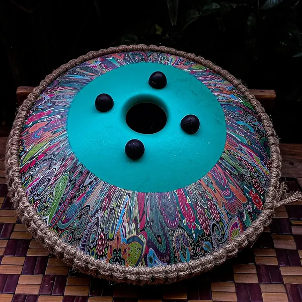 Multicolor_14_inch_Steel_Tongue_Drum_Handpan_Hang_Drum_22_Notes_Percussion_Instrument_with_Sling_Bag
