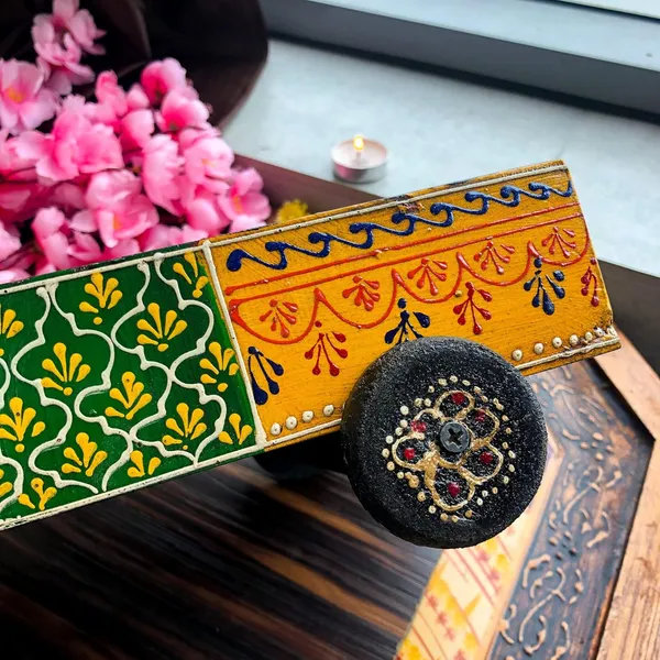 Wooden_Serving_Tray_Set_of_3_Hand_Painted_Embossed_Decorative_Trays_Strong_Handle_Designer_Serving_Trays
