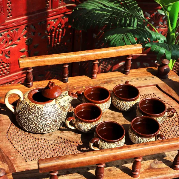 India_Ceramic_Serving_Kettle_Set_with_1_Kettle_(600_ml),_6_Cups_(100_ml_Each)