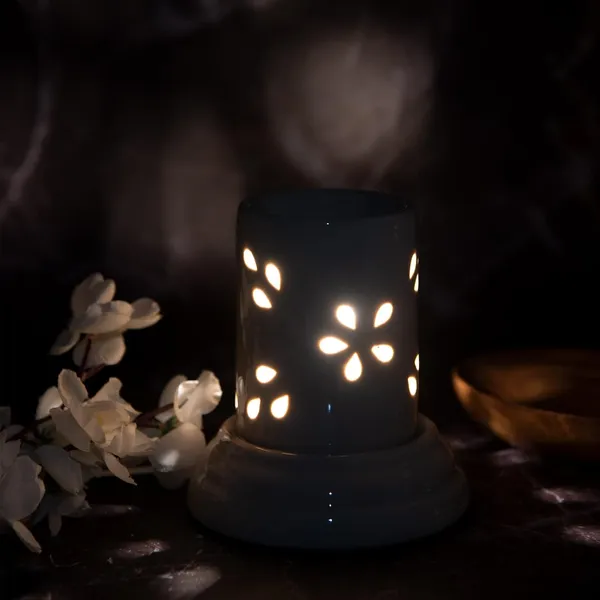 India_Meets_India_Ceramic_Aroma_Electric_Diffuser_w/_10_ML_Lavender_Oil_Fragrance_Bottle
