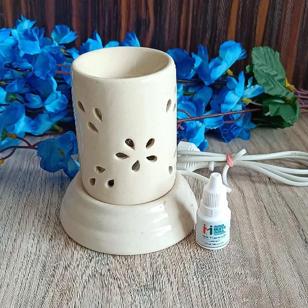India_Meets_India_Ceramic_Aroma_Electric_Diffuser_w/_10_ML_Lavender_Oil_Fragrance_Bottle