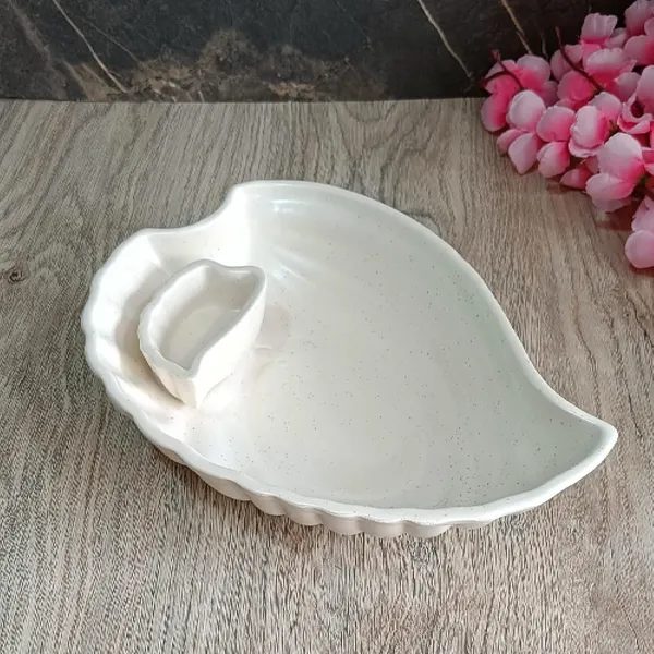 India_Meets_India_Ceramic_Chip_and_Dip_Tray_[Beige],_Leaf_Design_Chip_and_Dip_Tray_for_Snacks_|_Tikka's_|_Salad_|_Appetizer_|_Dessert_|_Hummus_|_Veggies_|_Platters,_Serving_Tray
