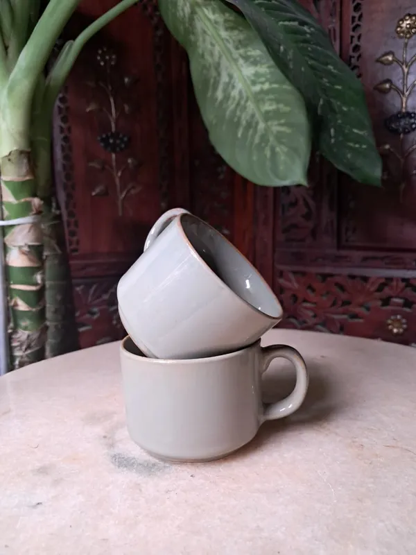 India_Meets_India_Hand-painted_Ceramic_Kettle_Set_1_Kettle_2_Cups_1_Tray