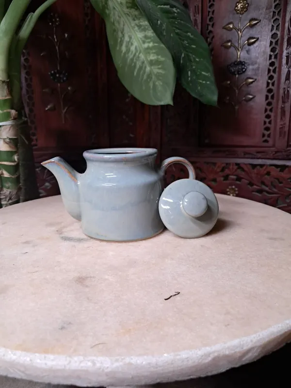 India_Meets_India_Hand-painted_Ceramic_Kettle_Set_1_Kettle_2_Cups_1_Tray