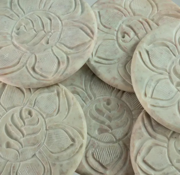 Soapstone_Carved_Tea_Table_Coasters_Set_of_6_with_Elephant_Stand