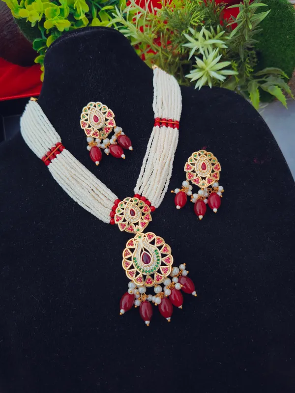 Necklace_Set_With_Earrings_In_Pearls_Mala__For_Women