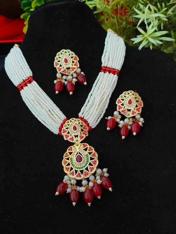Necklace_Set_With_Earrings_In_Pearls_Mala__For_Women