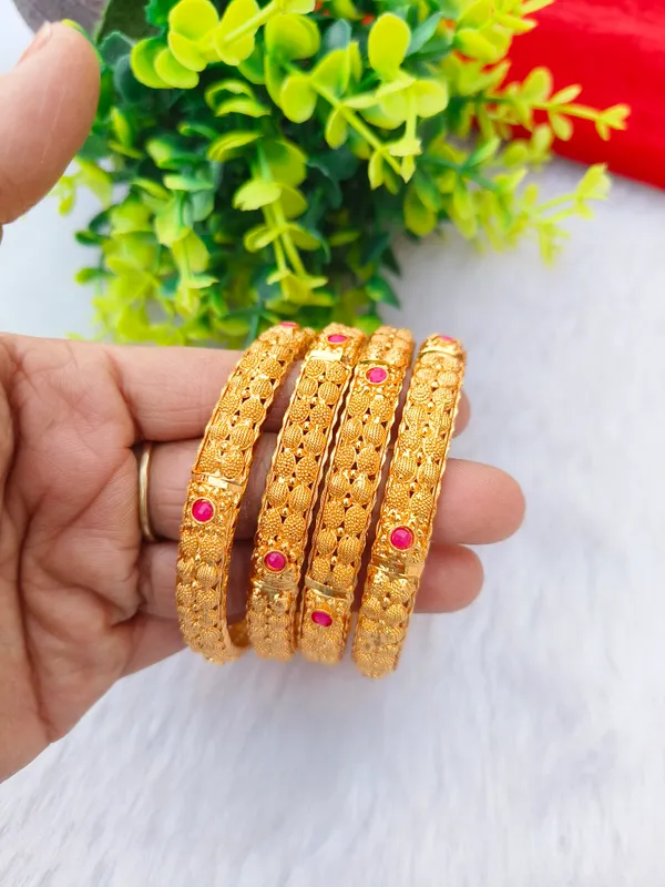 Golden_Bangles_For_Women