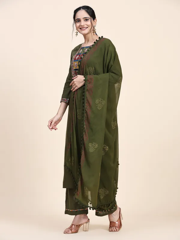 Green_Cotton_Blend_Embroidered_Straight_Kurta_,_Palazzo_&_Dupatta_Set_Set_For_Women