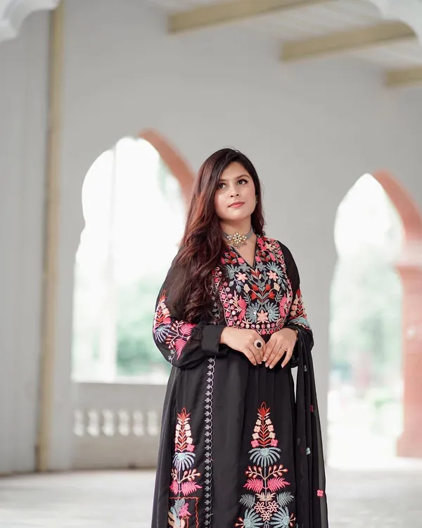 Black_Georgette_Embroidered_Straight_Kurta_,_Palazzo_&_Dupatta_Set_Set_For_Women