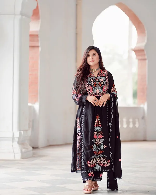 Black_Georgette_Embroidered_Straight_Kurta_,_Palazzo_&_Dupatta_Set_Set_For_Women