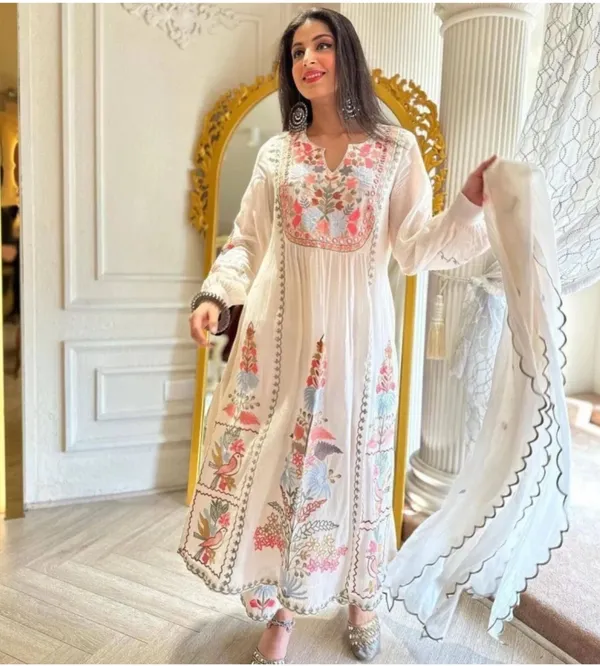 White_Georgette_Printed_Straight_Kurta_,_Palazzo_&_Dupatta_Set_Set_For_Women
