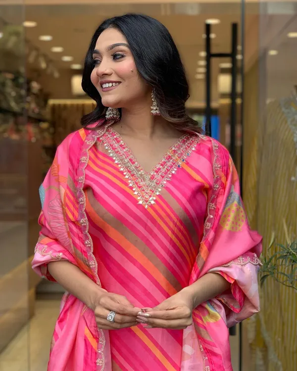 Pink_Silk_Blend_Embroidered_Straight_Kurta_,_Palazzo_&_Dupatta_Set_Set_For_Women