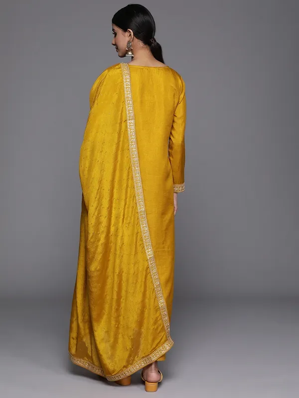 Yellow_Silk_Blend_Embroidered_Straight_Kurta_,_Palazzo_&_Dupatta_Set_Set_For_Women