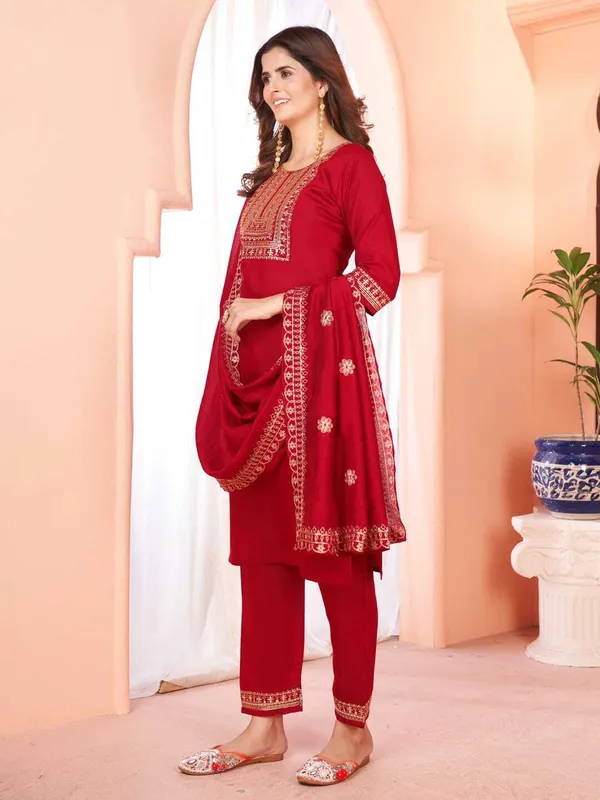 Maroon_Chanderi_Cotton_Embroidered_Straight_Kurta_,_Palazzo_&_Dupatta_Set_Set_For_Women