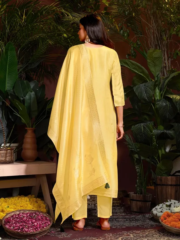Suha_Womens_Fashion_Ethnic_Yellow_Color_Kurta_Sets