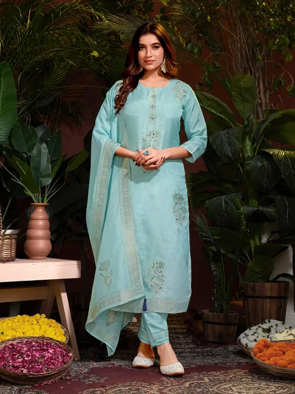 Suha_Womens_Fashion_Ethnic_Blue_Color_Kurta_Sets