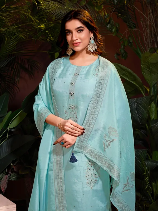 Suha_Womens_Fashion_Ethnic_Blue_Color_Kurta_Sets