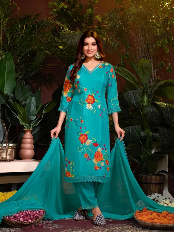Suha_Womens_Fashion_Ethnic_Blue_Color_Kurta_Sets