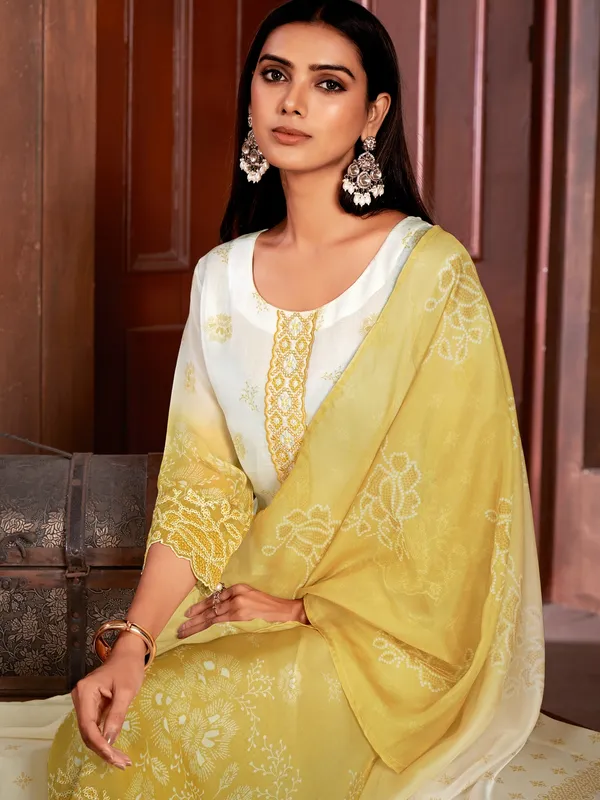 Suha_Womens_Fashion_Ethnic_Yellow_Color_Kurta_Sets