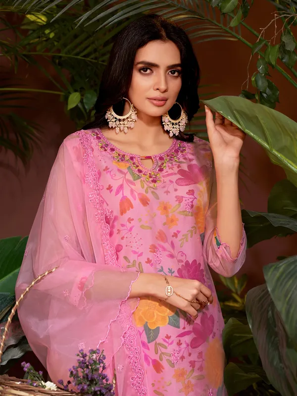 Suha_Womens_Fashion_Ethnic_Pink_Color_Kurta_Sets