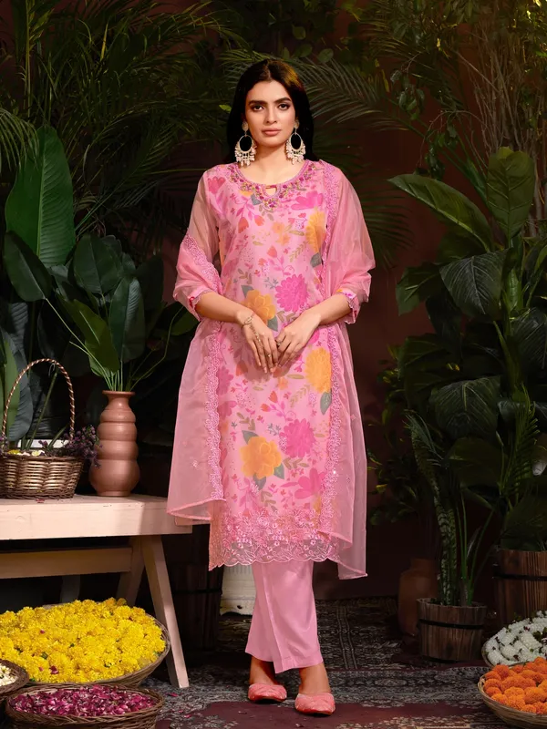 Suha_Womens_Fashion_Ethnic_Pink_Color_Kurta_Sets