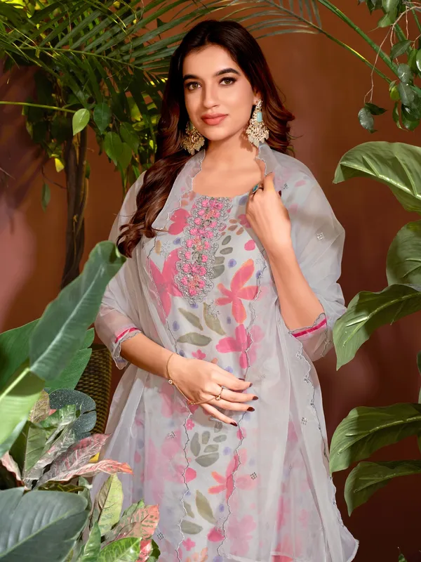 Suha_Womens_Fashion_Ethnic_Grey_Color_Kurta_Sets