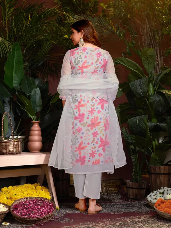 Suha_Womens_Fashion_Ethnic_Grey_Color_Kurta_Sets