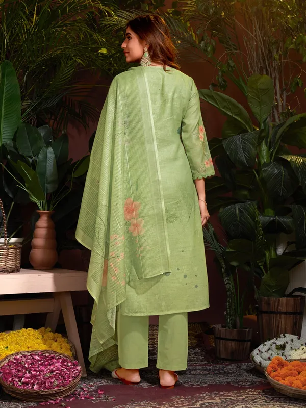 Suha_Womens_Fashion_Ethnic_Green_Color_Kurta_Sets