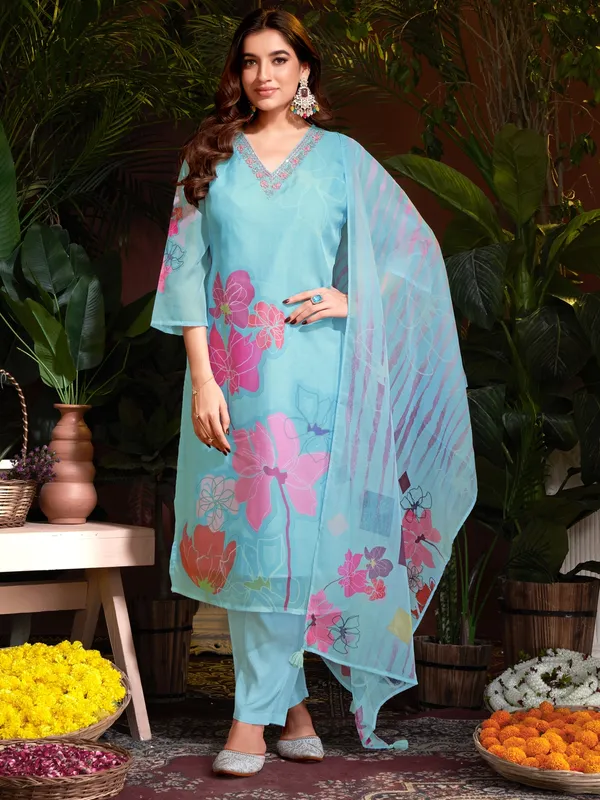 Suha_Womens_Fashion_Ethnic_Blue_Color_Kurta_Sets