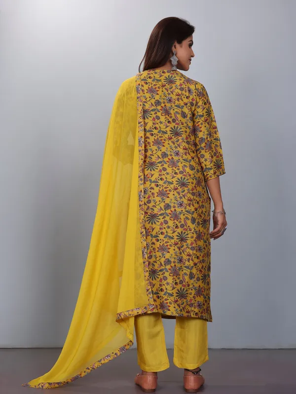 Suha_Womens_Fashion_Ethnic_Yellow_Color_Kurta_Sets