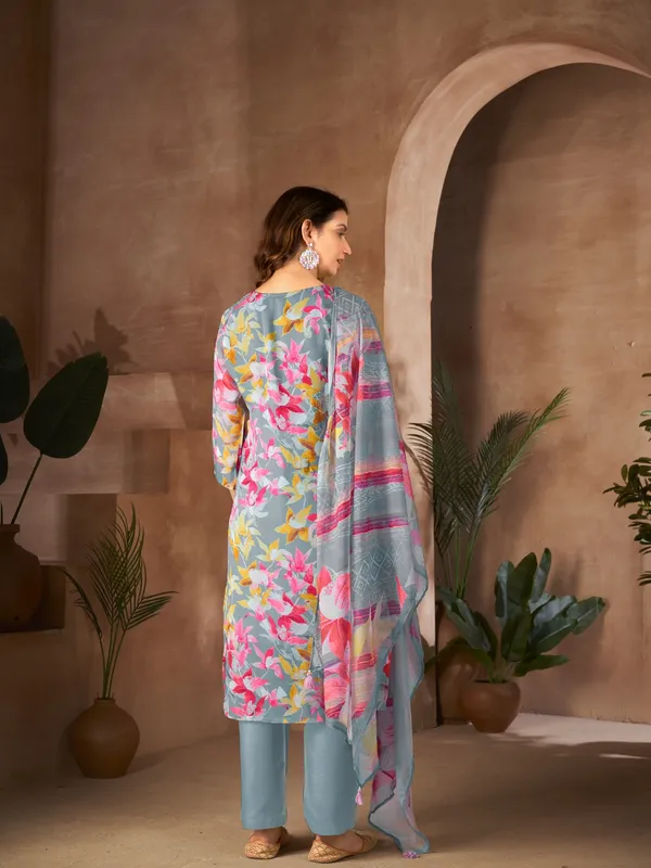 Suha_Womens_Fashion_Ethnic_Grey_Color_Kurta_Sets