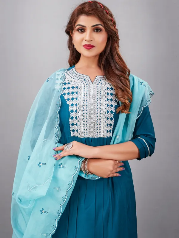 Suha_Womens_Fashion_Ethnic_Blue_Color_Kurta_Sets