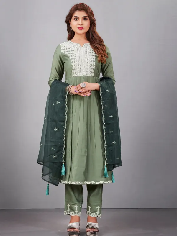 Suha_Womens_Fashion_Ethnic_Green_Color_Kurta_Sets