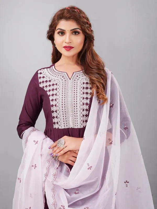 Suha_Womens_Fashion_Ethnic_Purple_Color_Kurta_Sets